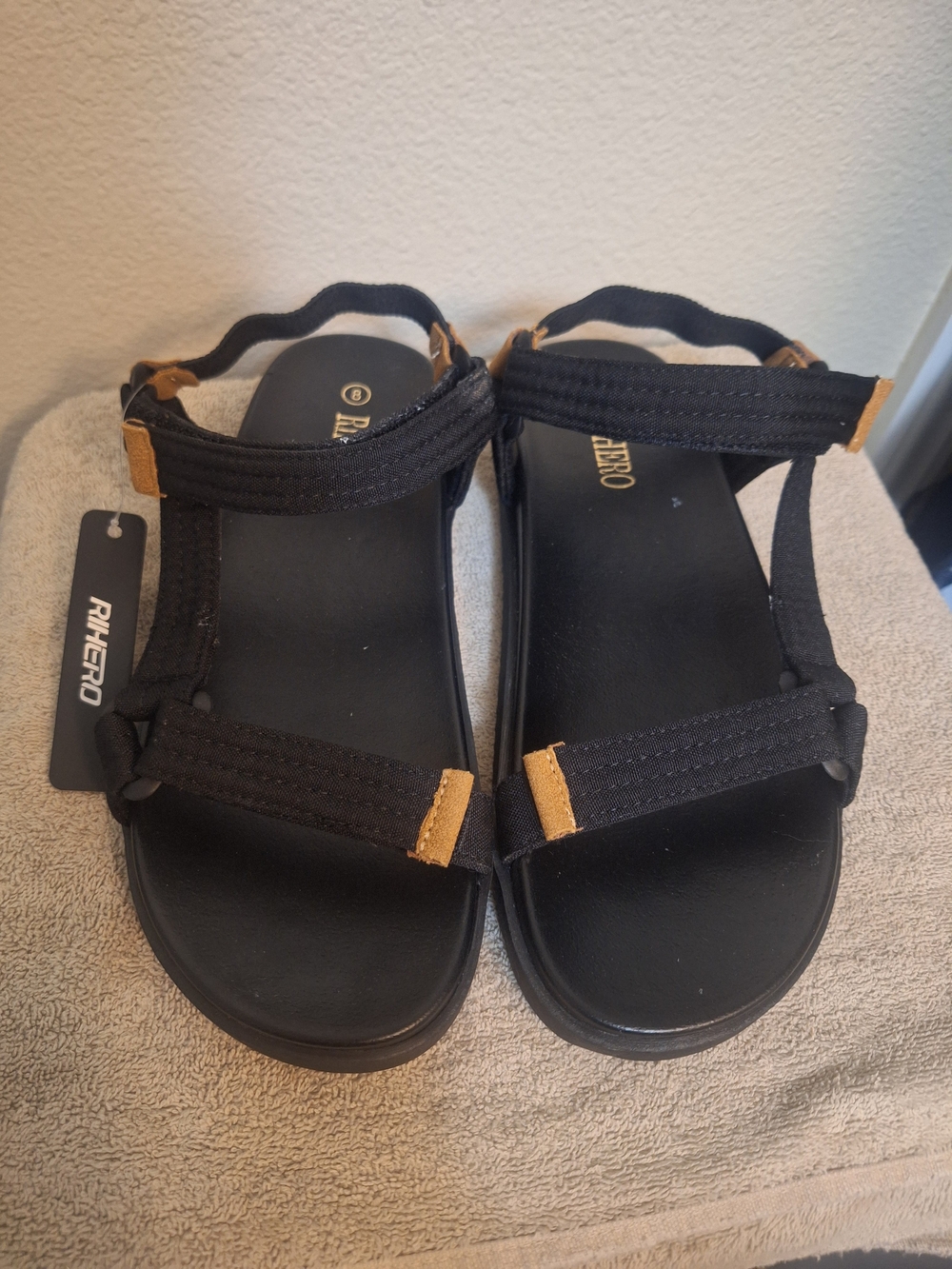 RIHERO Black and Tan Strap Sandals 8